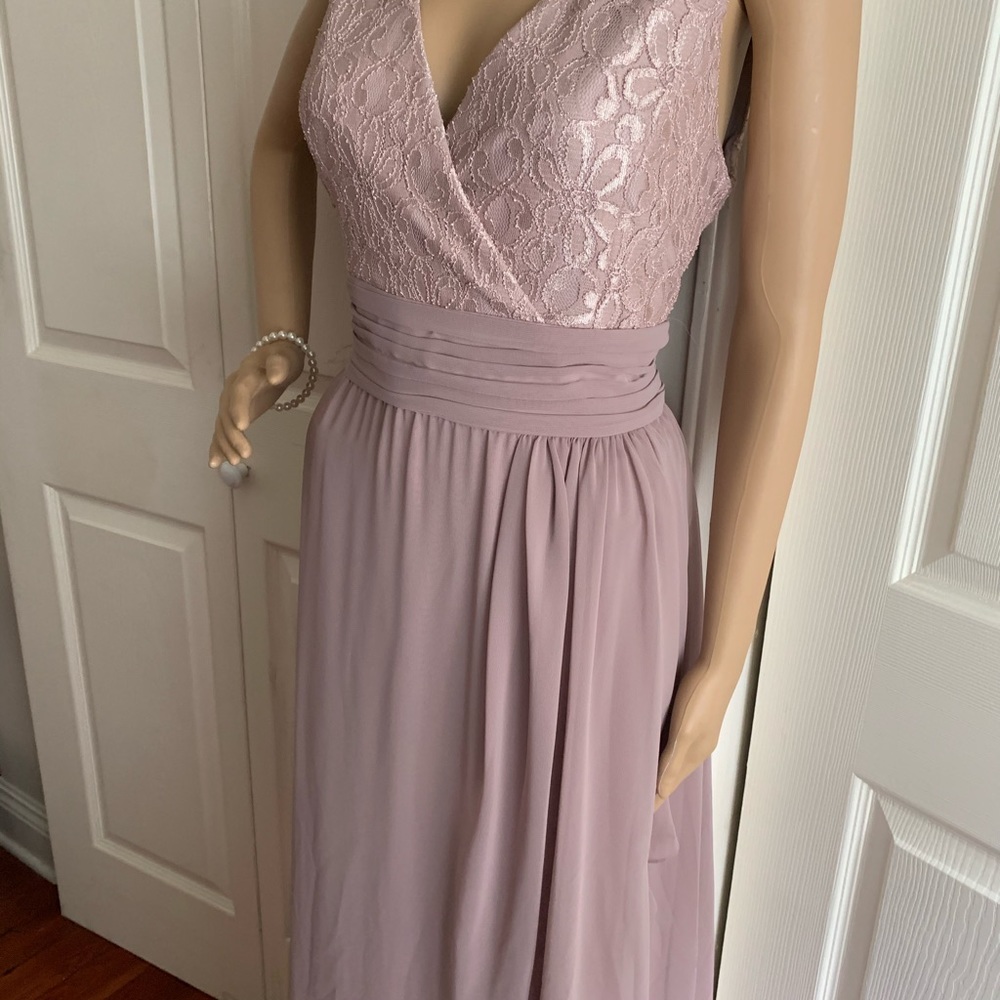 Beautiful Evening Gown - Picture 15 of 16